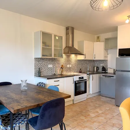 Le Petit - T2 Avec Jardin Apartment