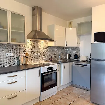 Le Petit - T2 Avec Jardin Apartment