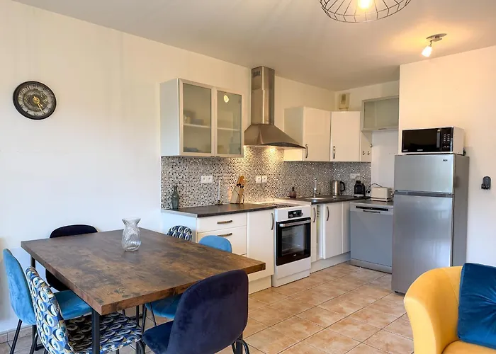 Le Petit - T2 Avec Jardin Apartment